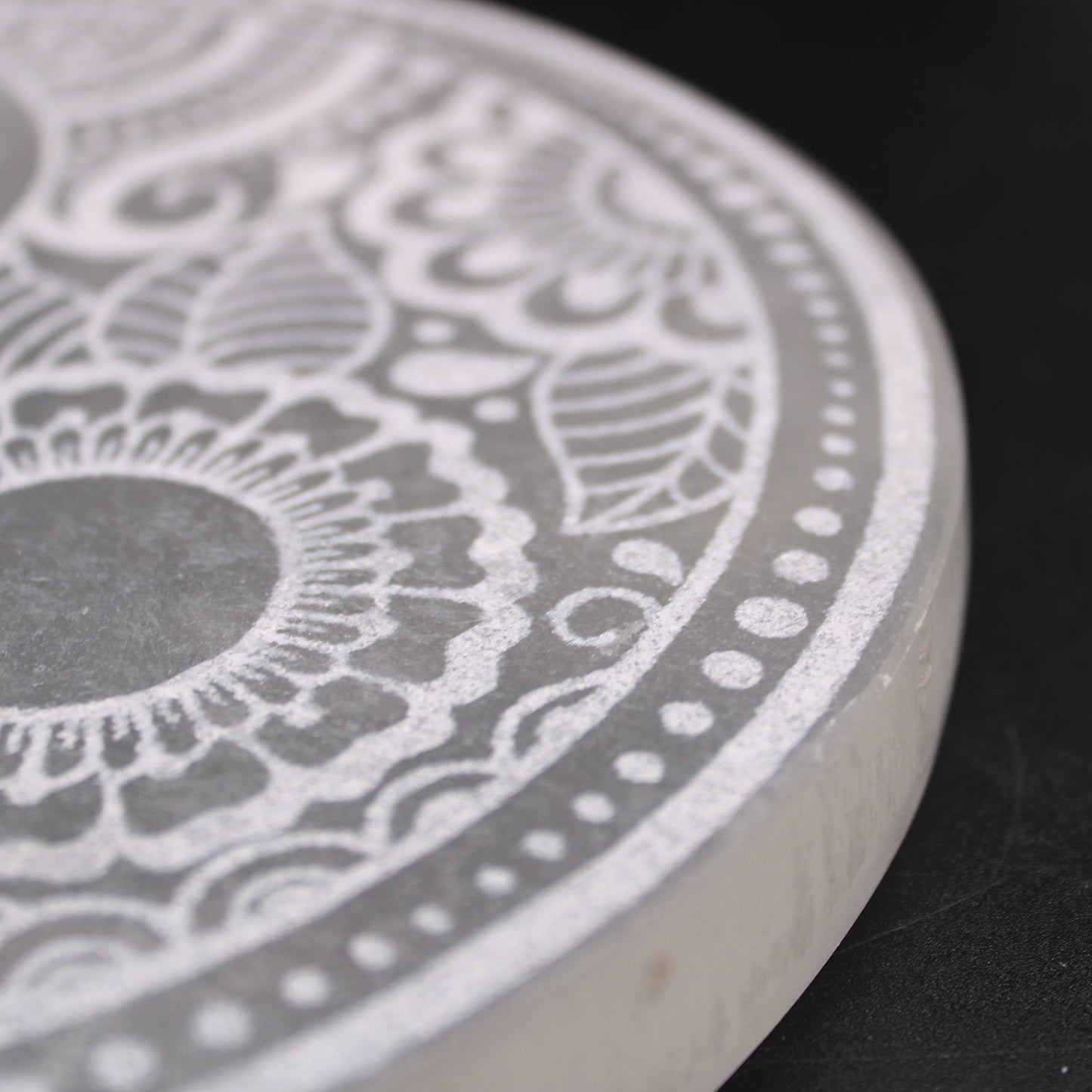 Large Charging Plate 18cm -yin yang